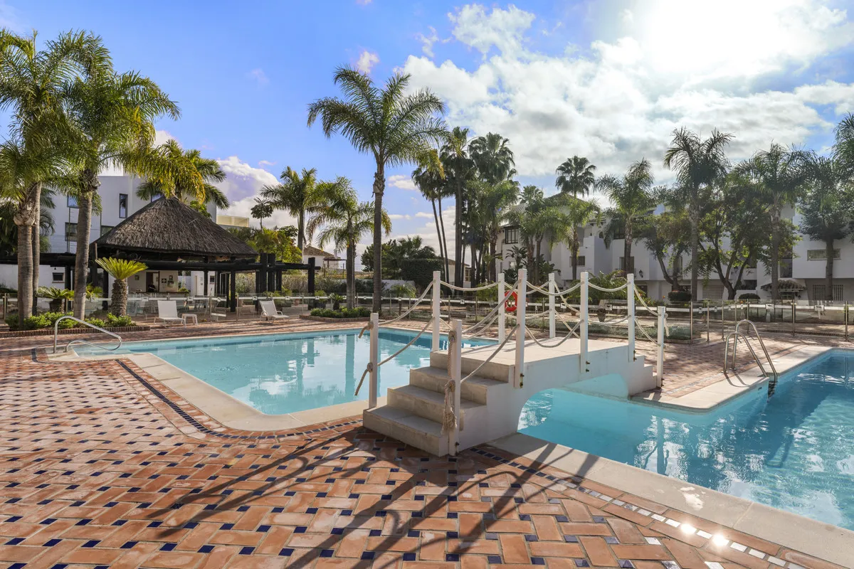 1a90cb30-e355-4ed5-b299-fcbdfb18fd16