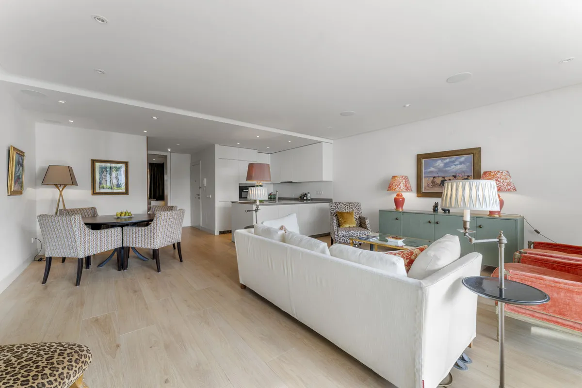 4c0a8eb4-e120-47bd-a0ed-cf3f53946081