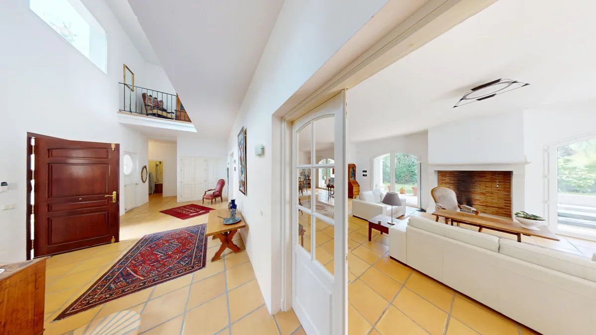 cc27414b-b496-4880-8764-300627a726bc