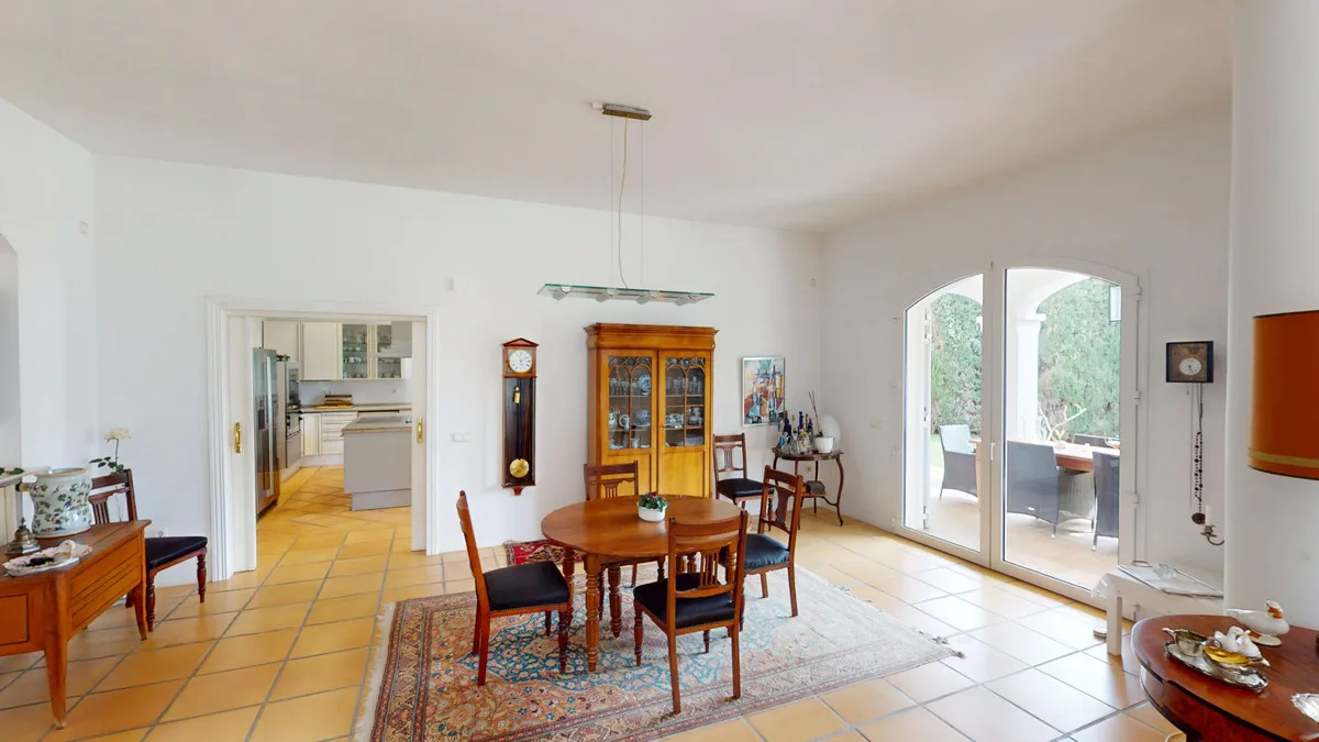 ce3010c8-c4c6-403f-a72d-8bdfa4a1133f