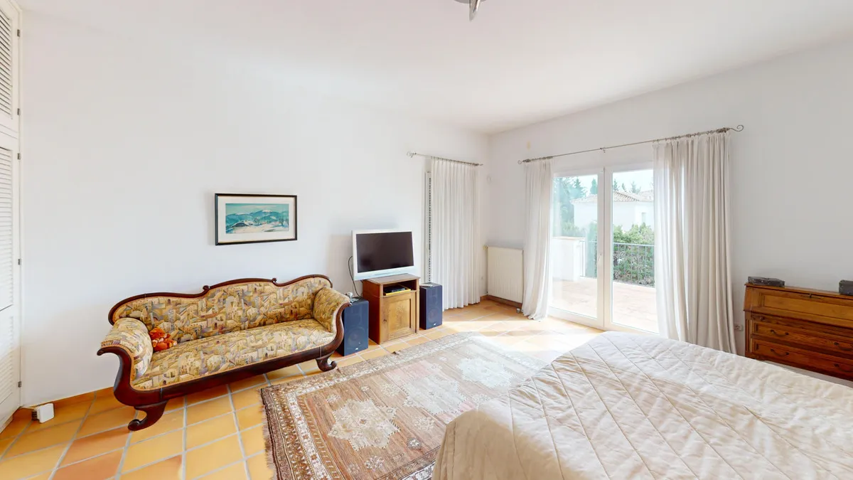 e360c28c-a7ca-4cf9-877a-eb9fa44c9b44