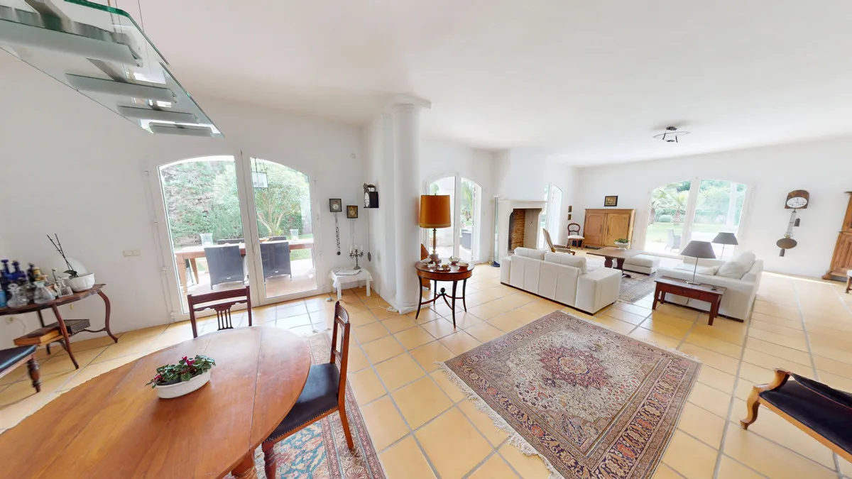 f8a25b00-163b-42e7-8a81-c17aed956f20