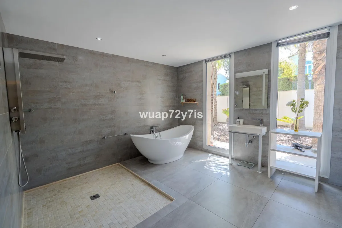 746124bd-76a8-4cbb-a7c1-431a78d346e0