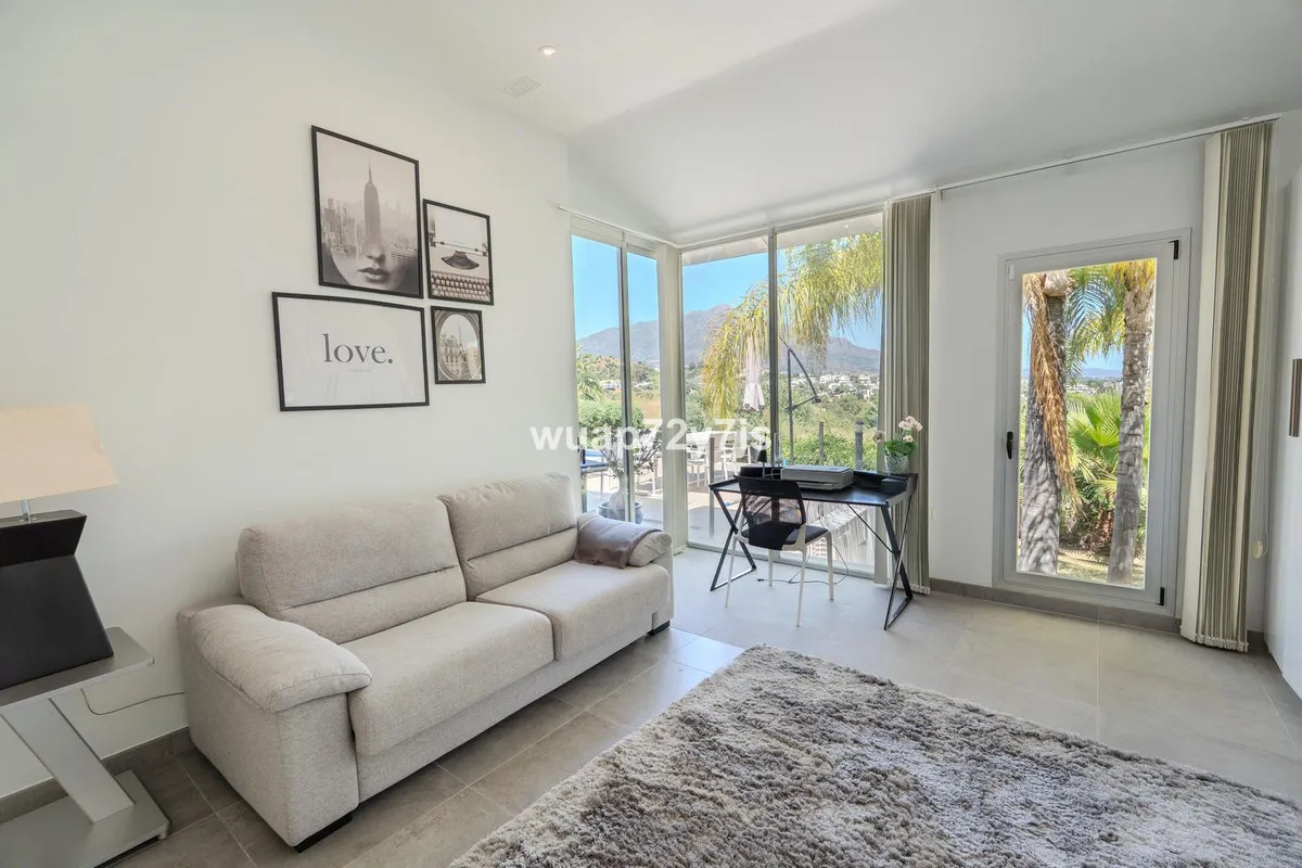 d7425fe6-f5ca-4027-a4eb-9d82066778e5