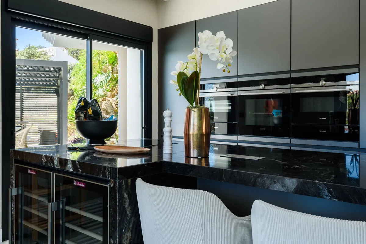 63cc6c29-6de7-4630-a38f-42620365c34a