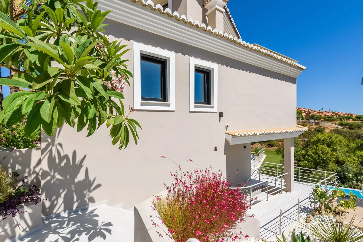 d0cab405-36b8-48b3-a599-f865b7723b26