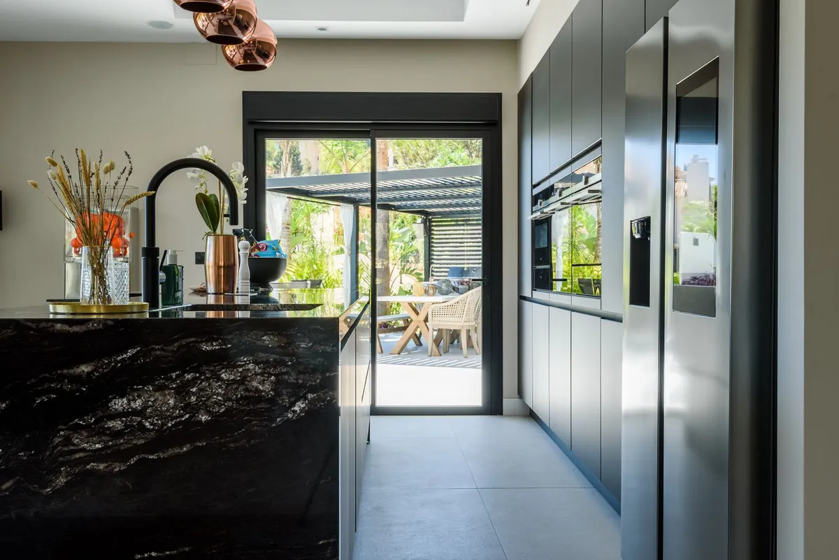 db02cd93-5d88-45b0-b096-74734d054a0f