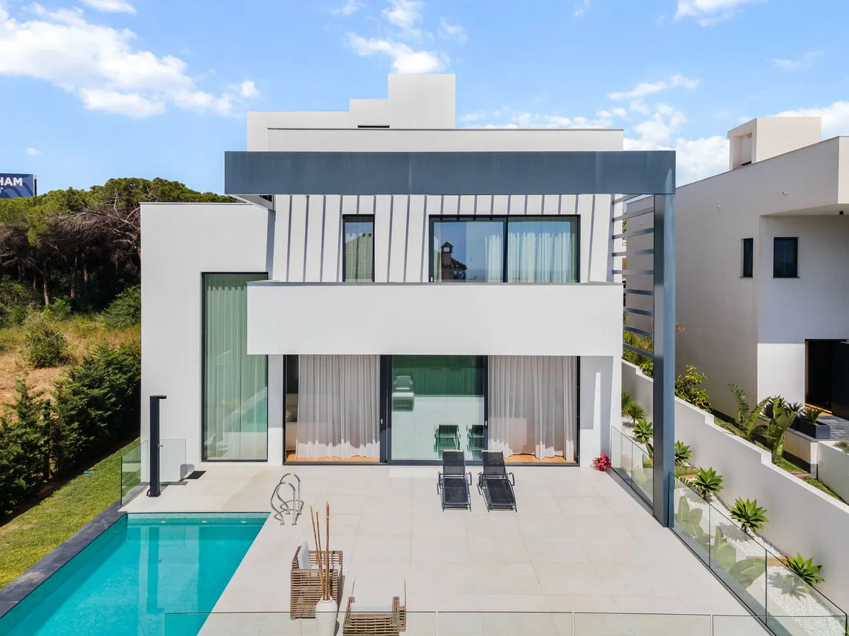 04245f87-fc82-4ba4-8d39-665d472476db