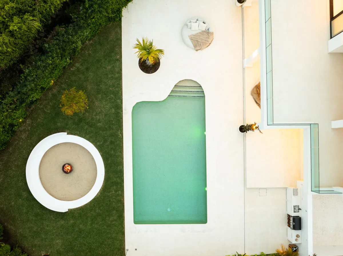 566b8895-58cc-4ff4-9f8c-ee9f59958e3a