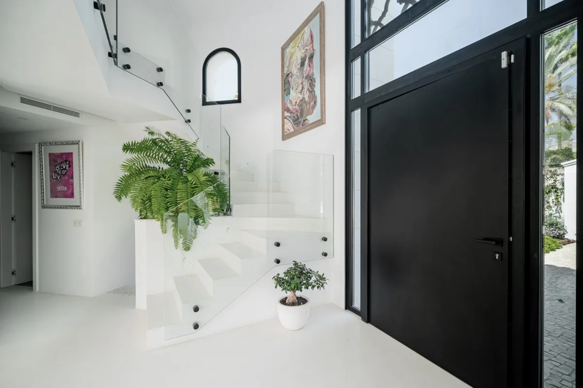 970c437c-5152-4d6d-a432-e404992a3f3d