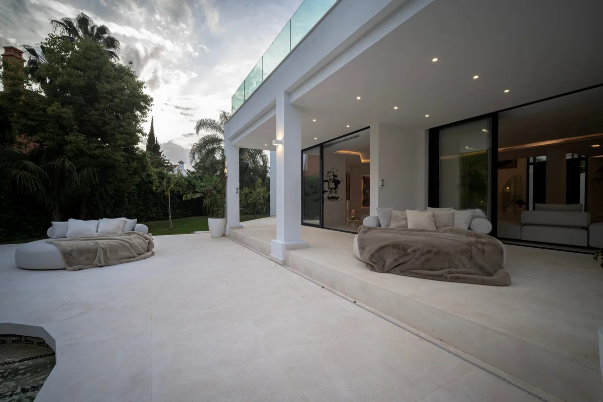 e6793128-1f0b-4147-bba6-25496ccca250