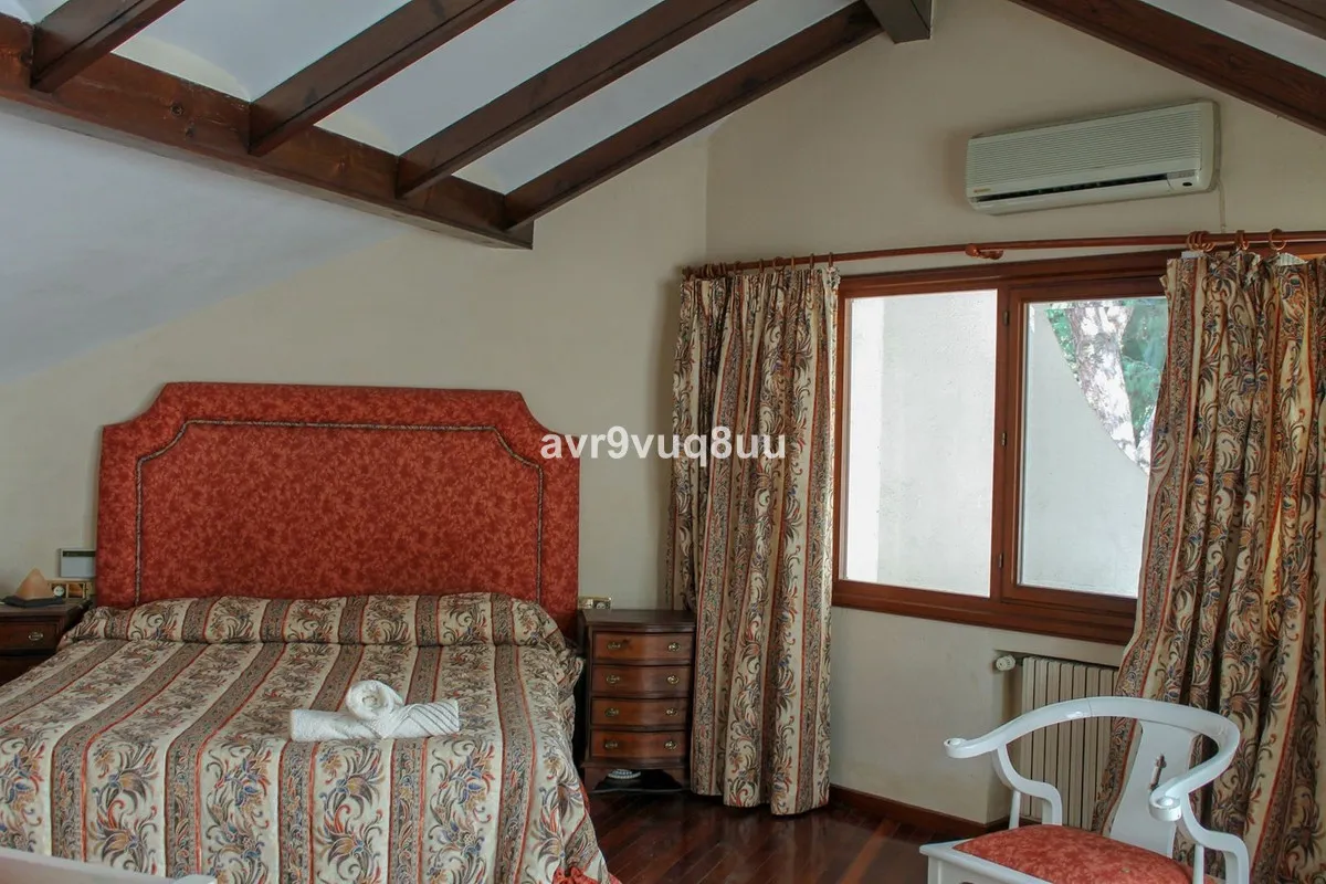 50bc851c-1570-40e8-a50b-008e814357c4