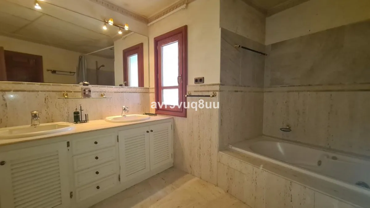 5a60cabb-b762-4315-9a66-113545cff166