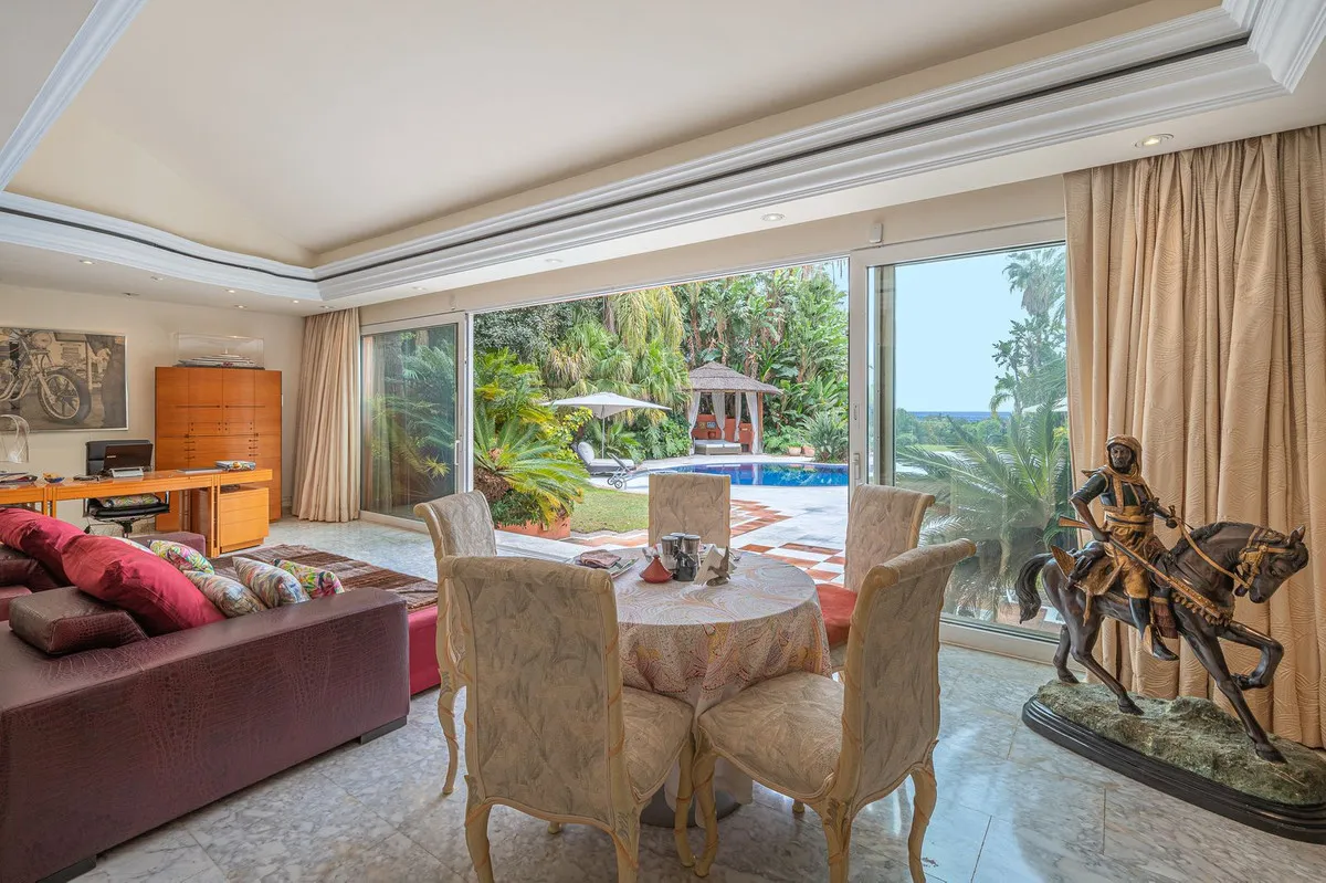 33e0e1fd-632e-419f-84fd-e07d7a35d596