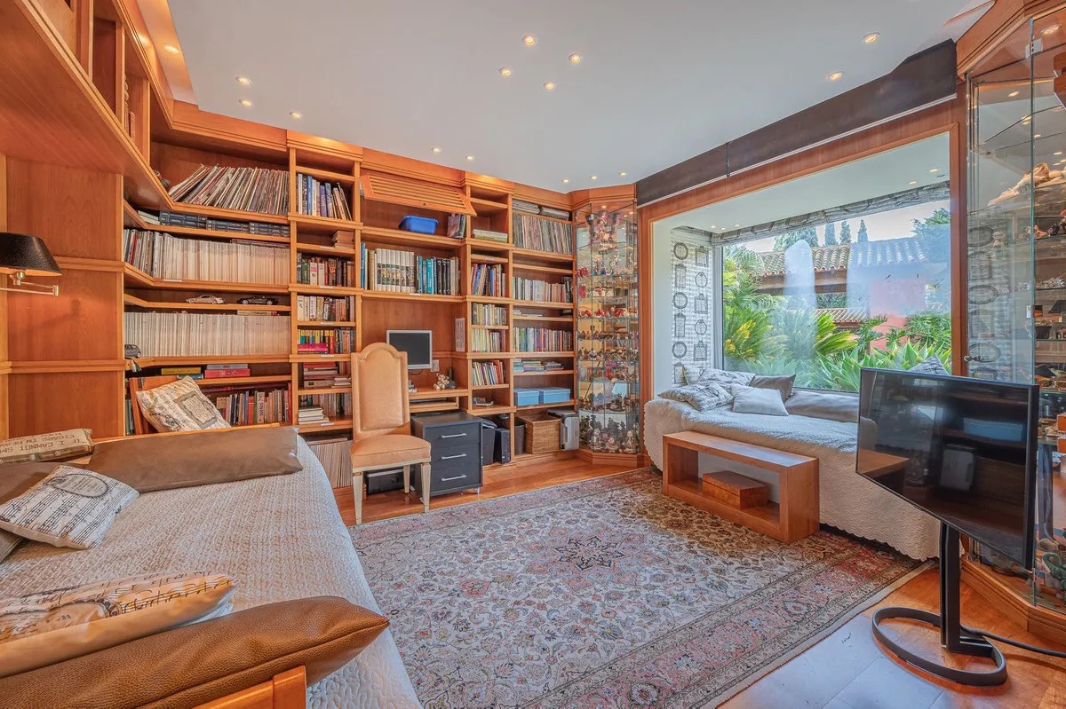 4a4b8c52-6b83-4549-8c03-833334110227