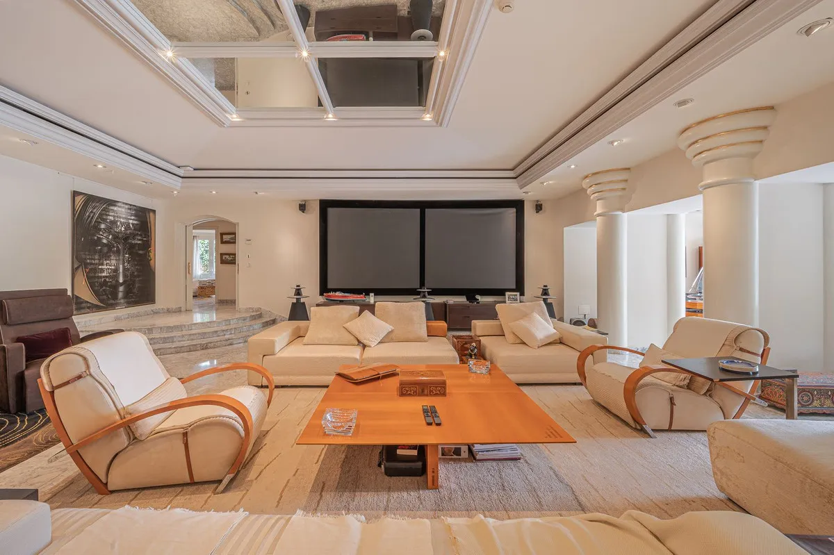 8e63c9e9-fbe7-4012-bfeb-83751da63471