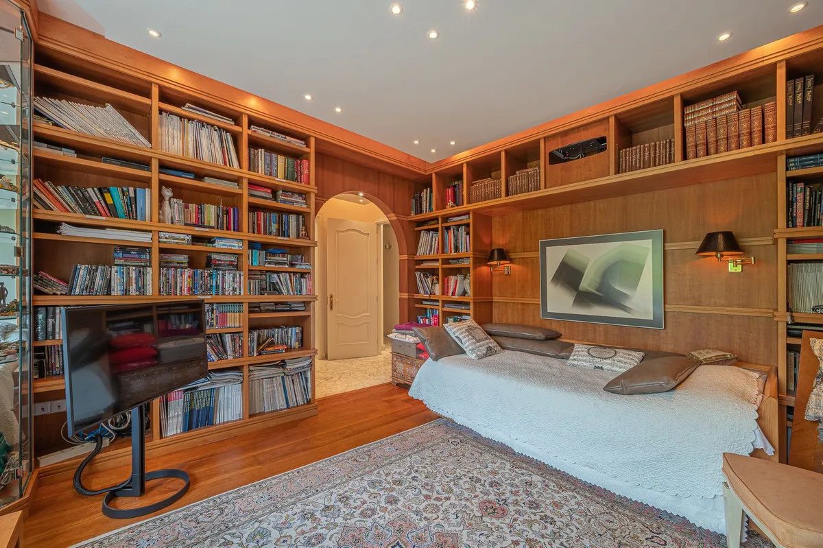 b515884e-f63b-4249-bc7e-cadc607c314f