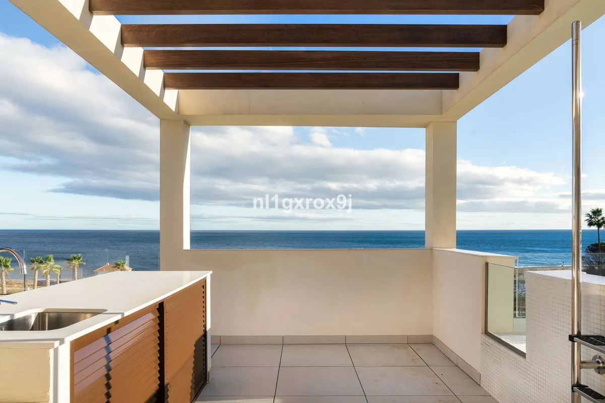 4b5878a1-532d-4abf-a8ad-112de4064535