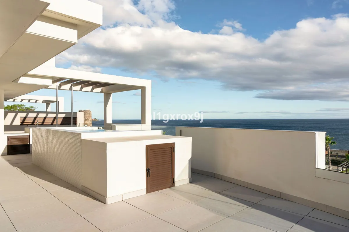 c52113b5-b4fb-4b96-bc8c-74bf2f481684