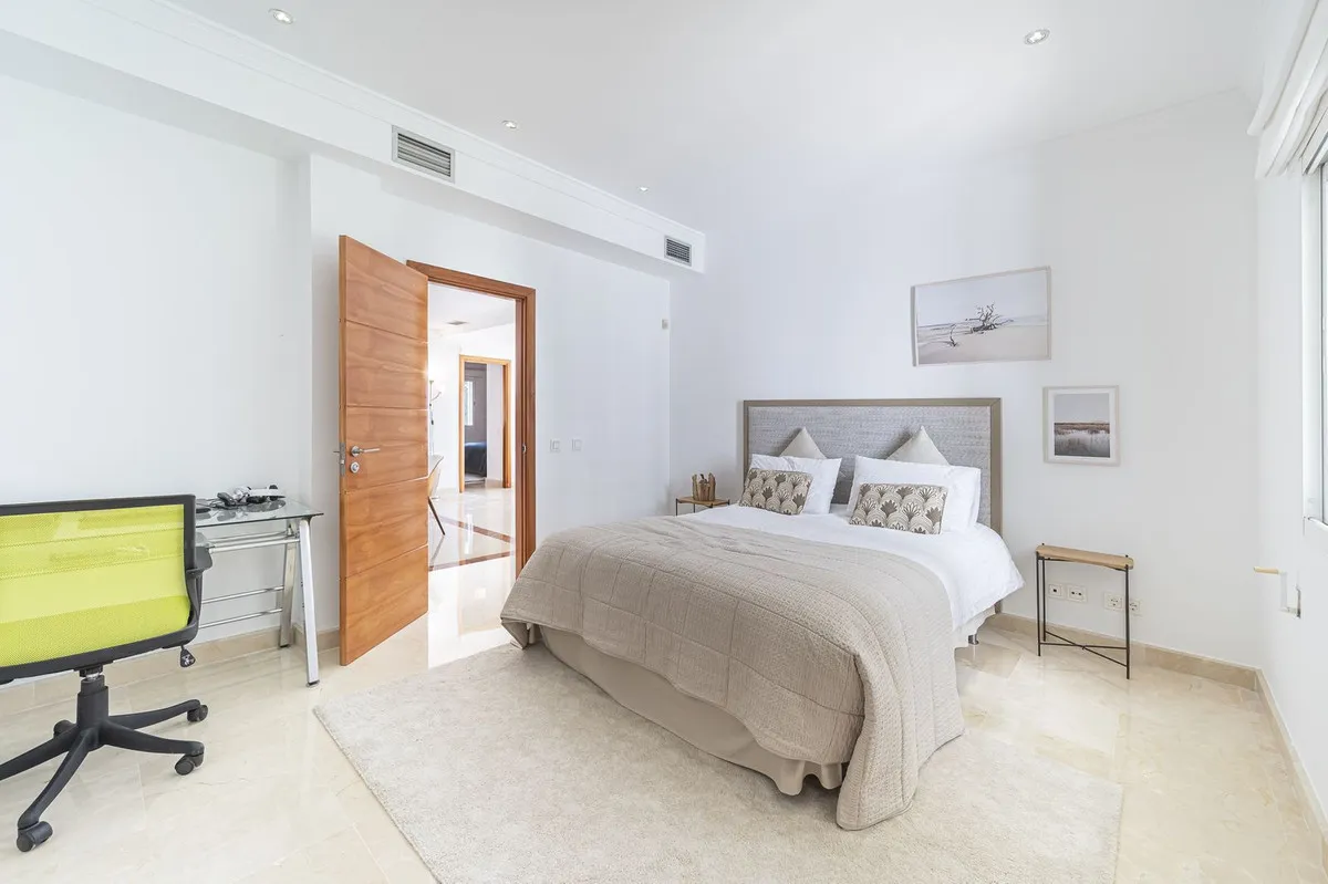 09d9d9a1-6369-4990-9348-d7fe86d2bd85