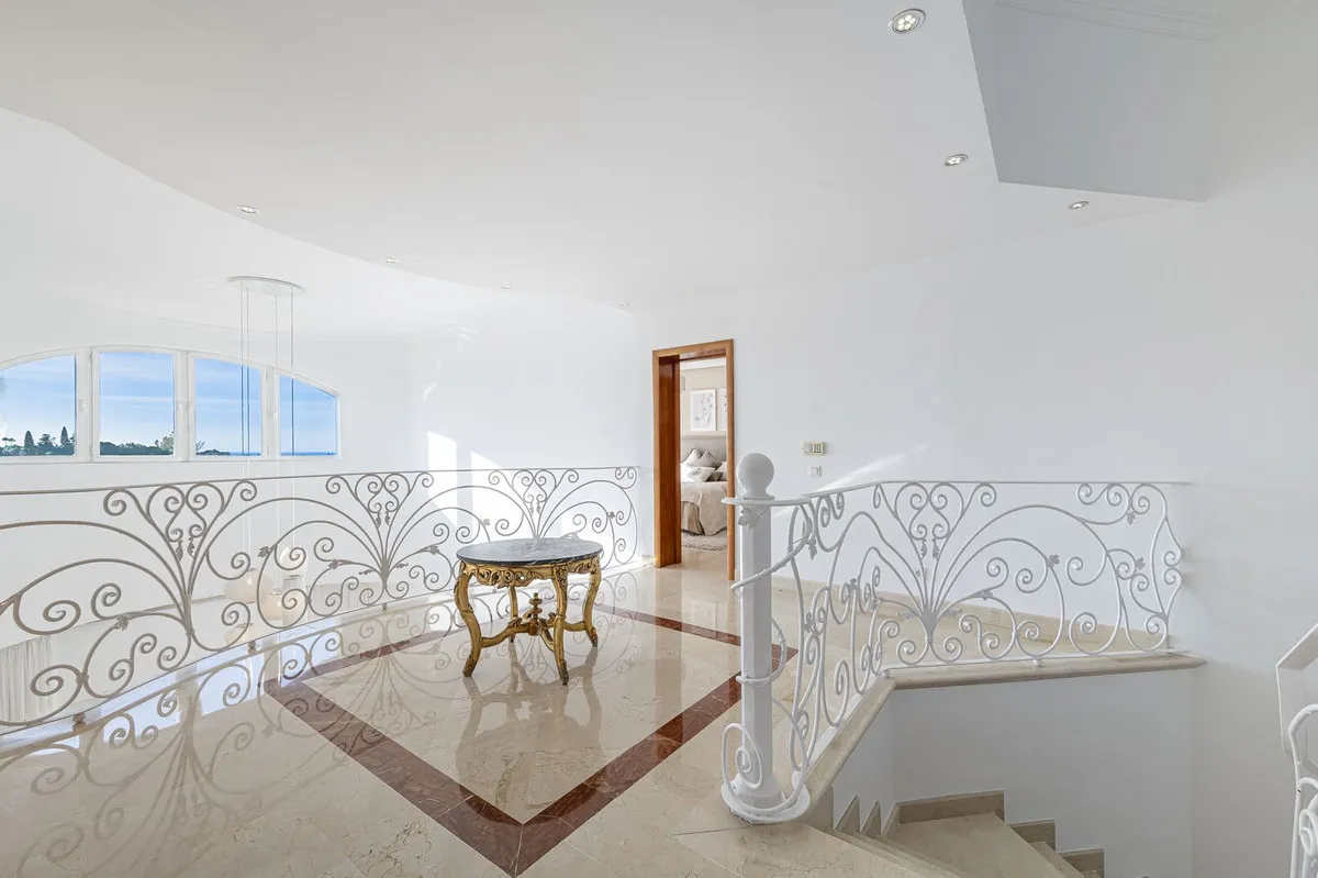 52b7e552-af05-425e-8290-25e256fe5bbd