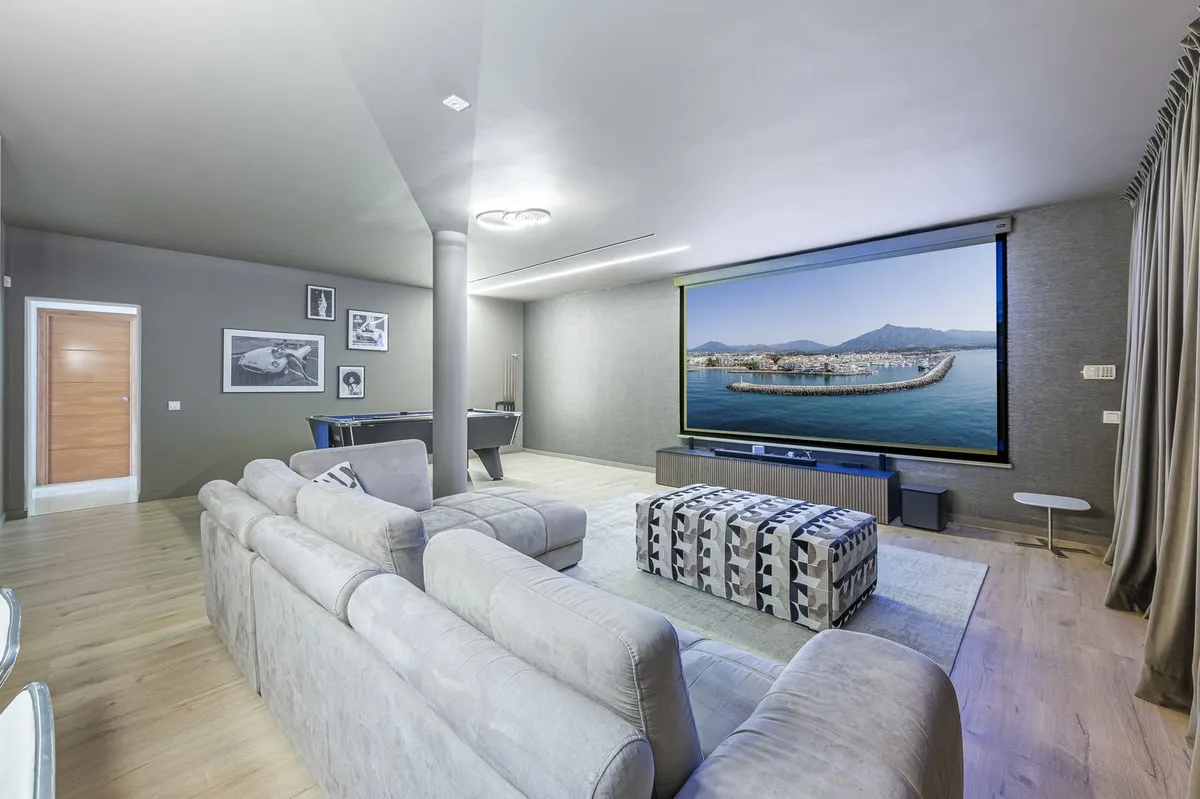 8ff712b6-027c-4567-8adc-b3632f9fe8c5