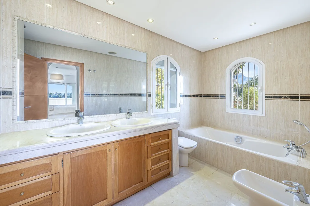 b62b6433-88b4-4828-83b0-e753f06f32b5