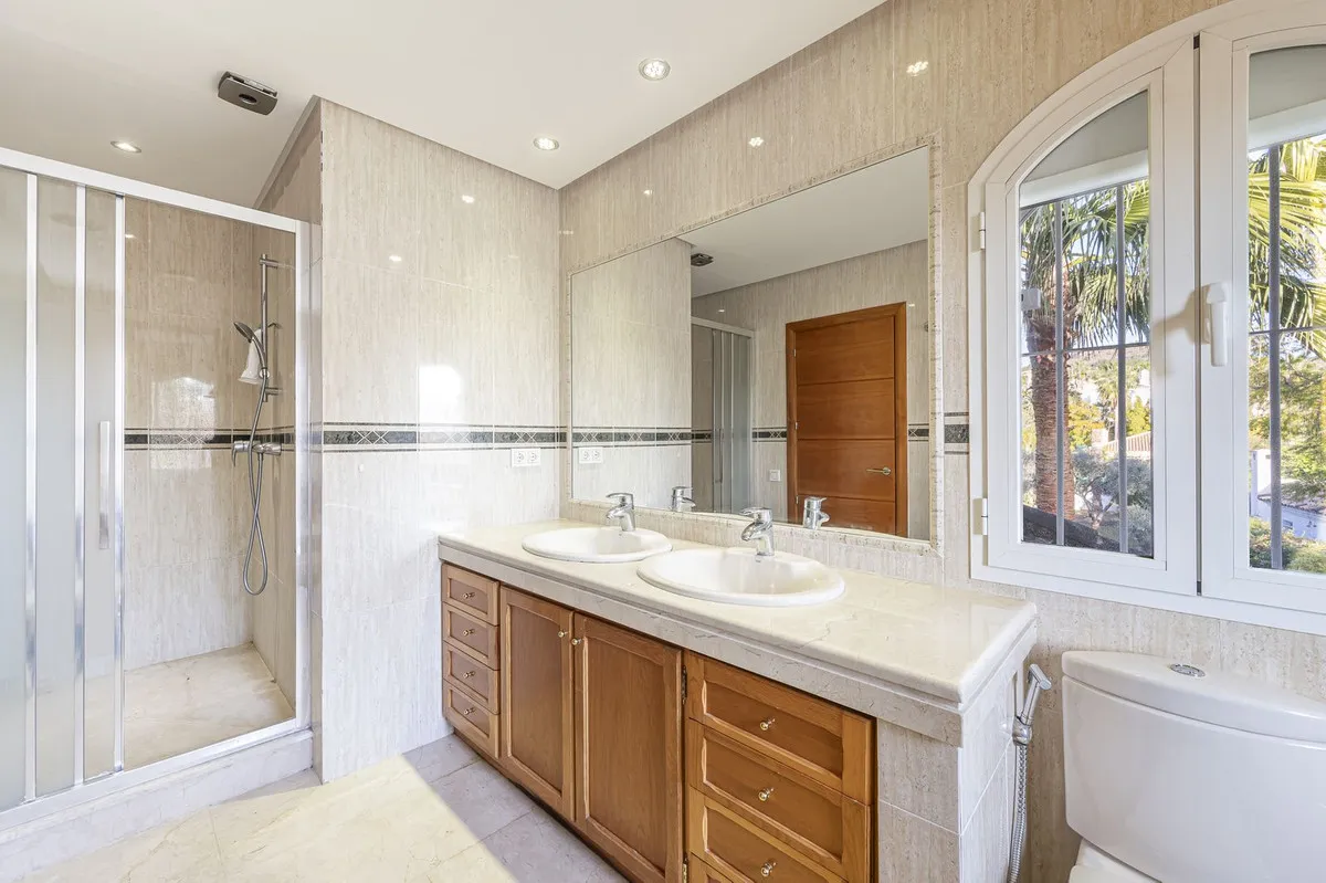 f5a39b59-4144-4252-909e-8ef7e13605bb