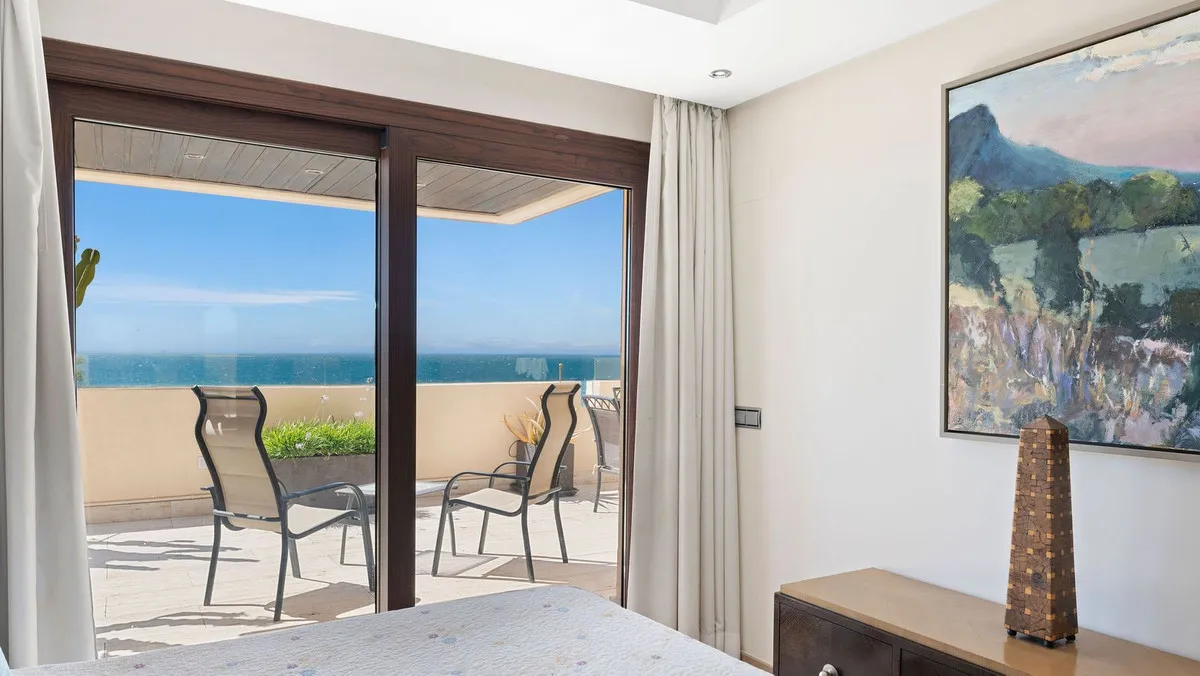 03fcfbc2-8cac-4305-8182-3e529dcd8071