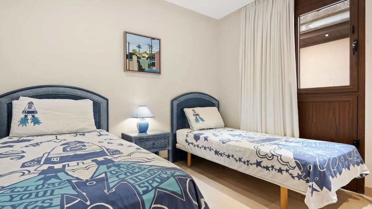 12aa2cd9-b5c8-448f-8f9c-0f0a01eddad7