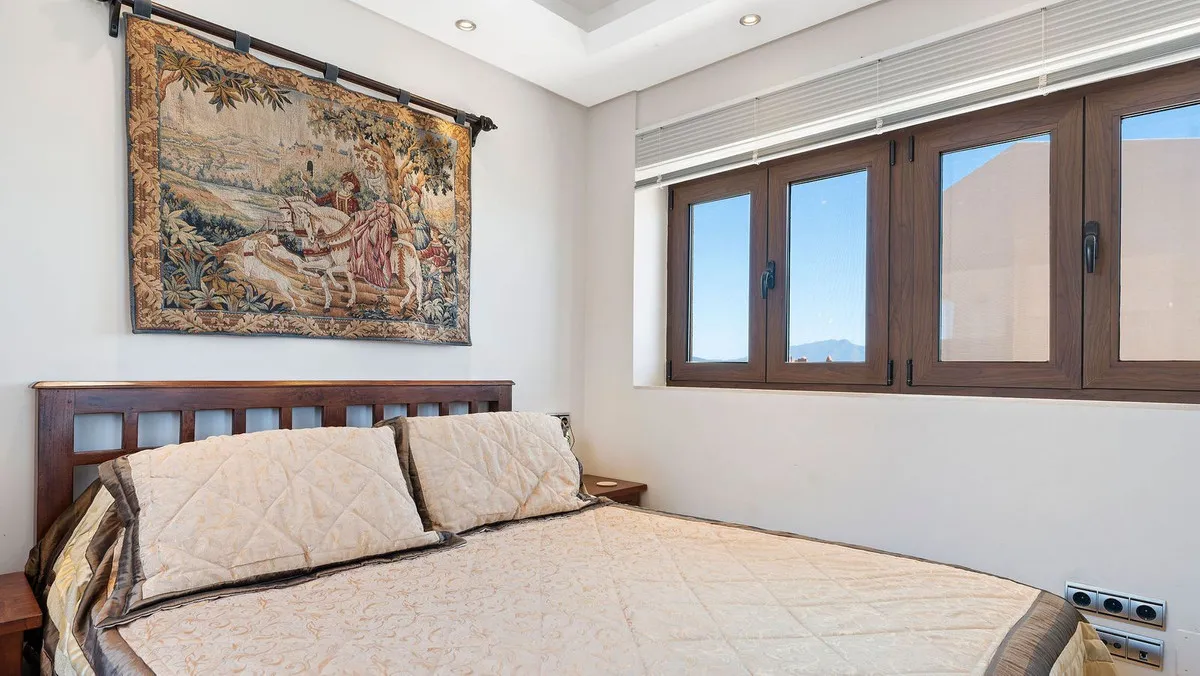 e94322f1-6736-4503-8470-8be293ee3ef7