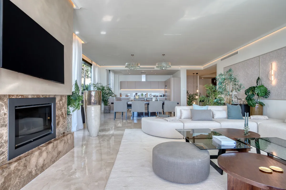 fff8355a-a82b-470c-abe2-e37ec66123d0