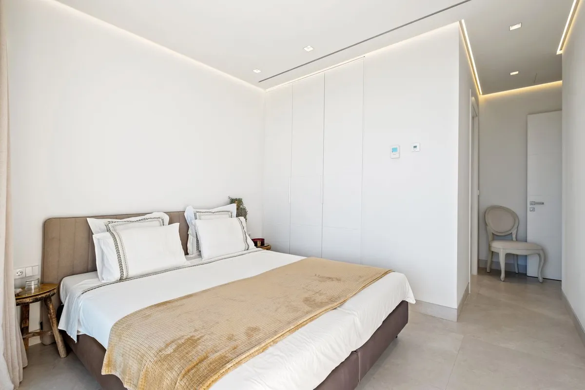 115b3af8-fd49-4c8c-920e-d8aa8c1b8918