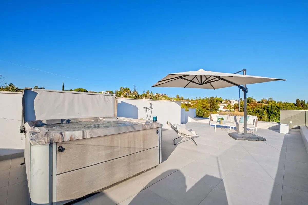 12f4c2f5-6e9f-49c6-bae0-6890d0fbf616