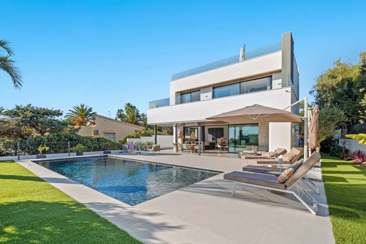 1b962c39-e25f-4560-93dd-2498454103f2