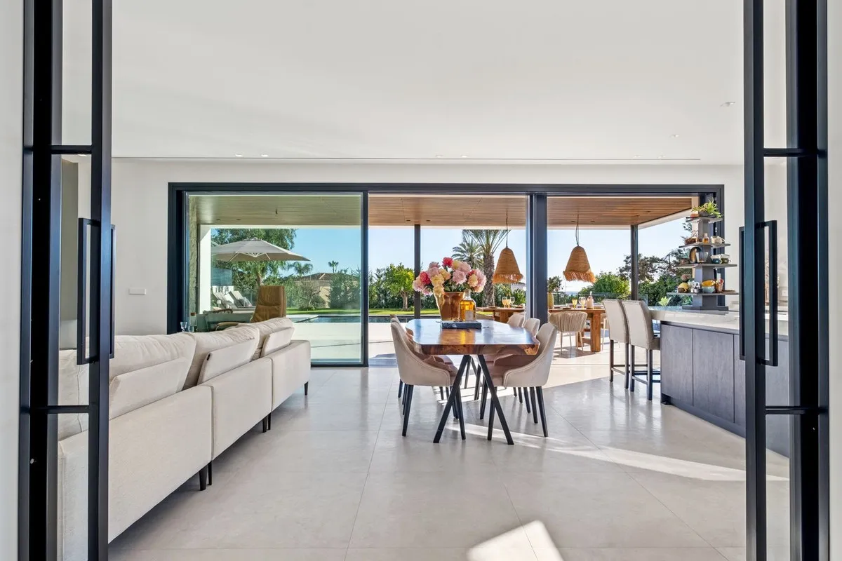 6194bc45-5112-4666-a260-5531c3b30faf