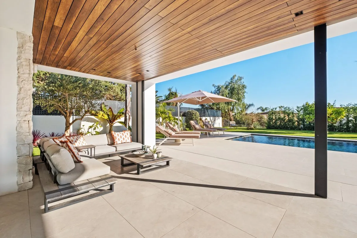 74b132d2-f061-46f0-beb8-64f98a9a149e