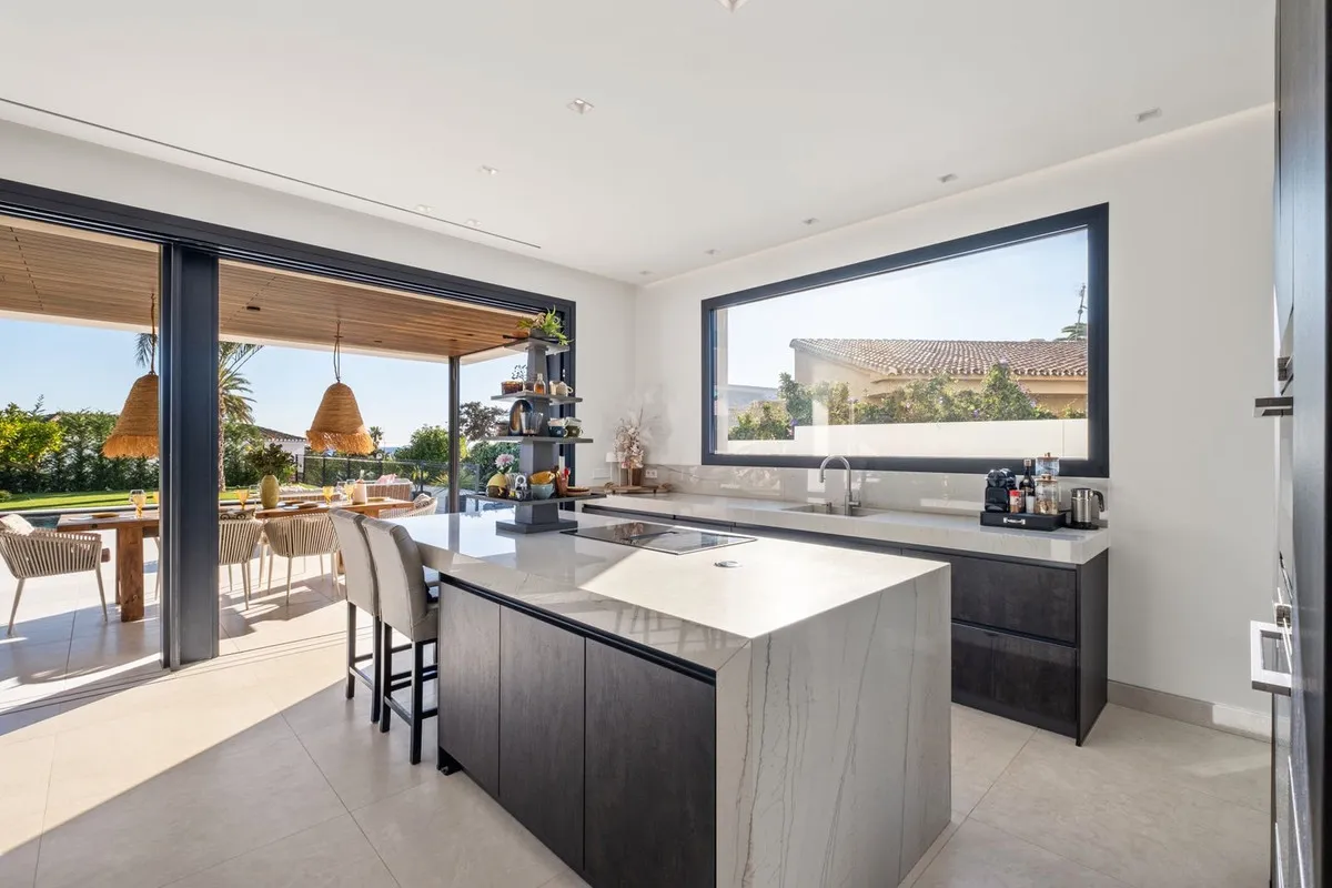 83e1682f-ed8b-4872-a23b-c65f31e3b8b3