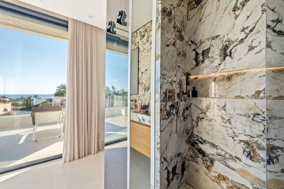 ad532055-1551-407d-bccc-5a2088f42c81