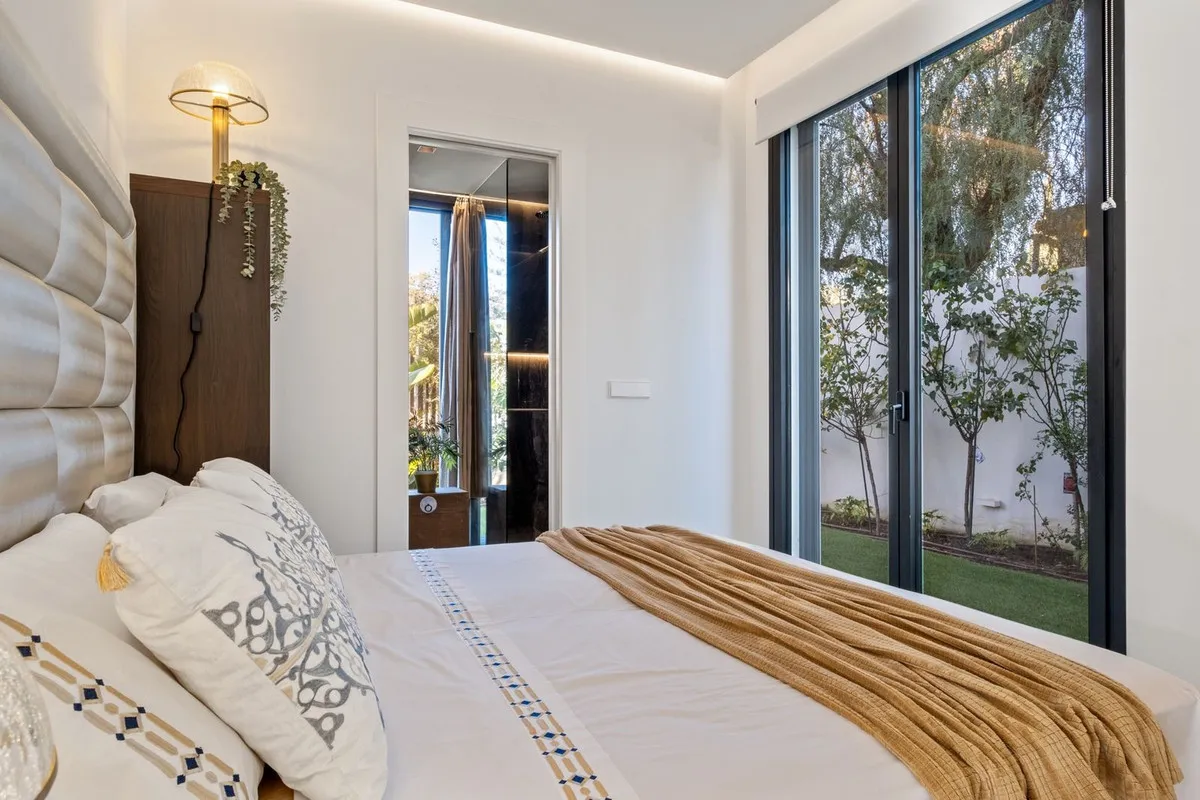 b3dccd53-45b6-46df-89a1-c118bd4be0c1