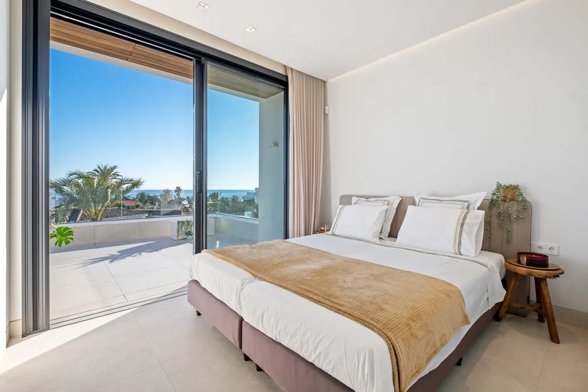 c77d13eb-957d-4f6a-9b03-a933d899bc40