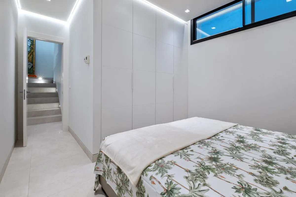 cc778221-9275-42c8-a347-76c4dc1f4a07