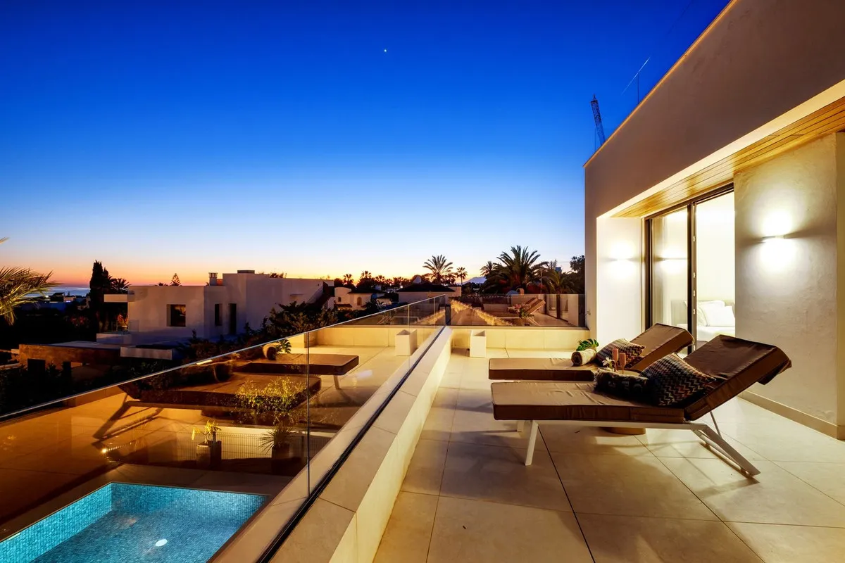 db615d37-4078-47e4-98ae-e32b12fa9037