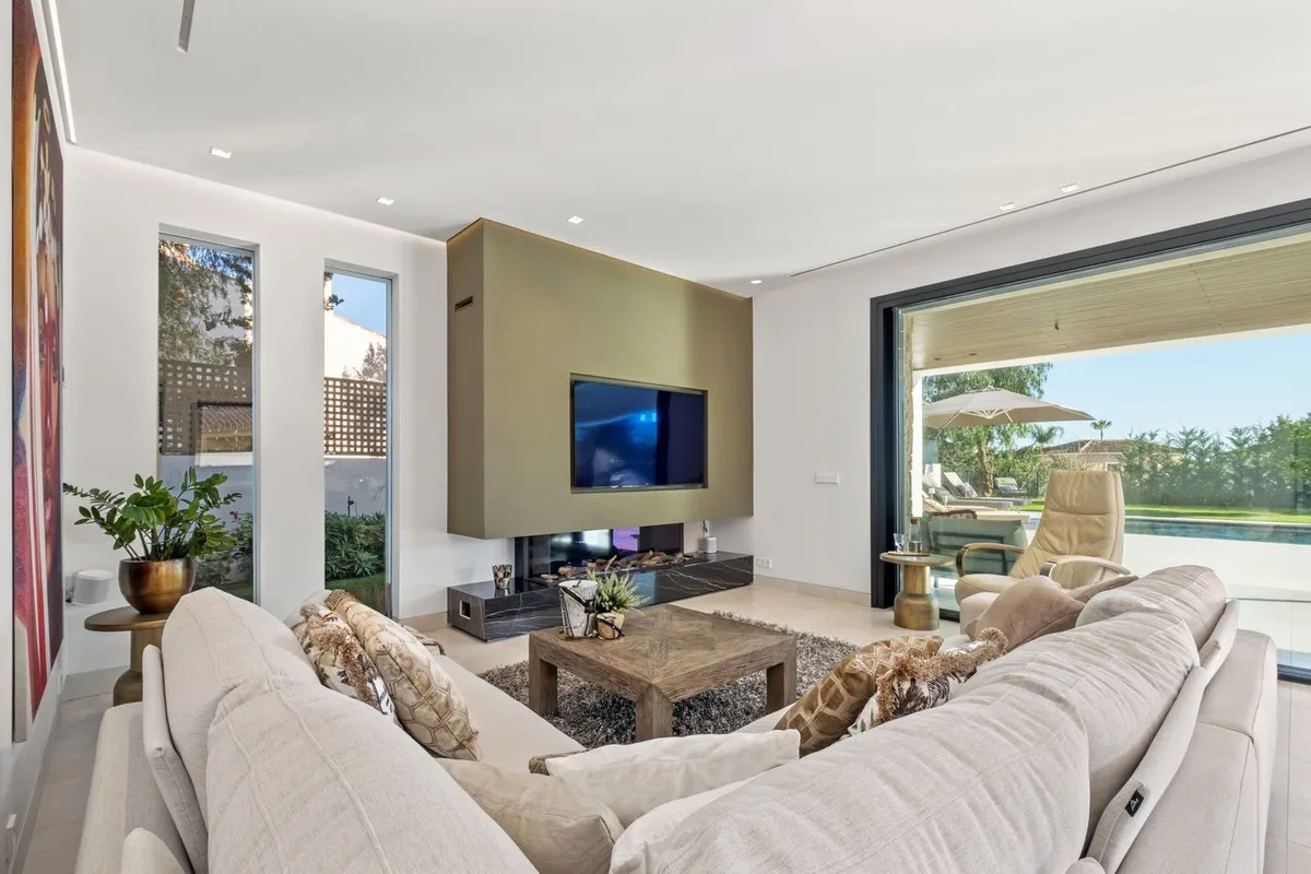 f3e63a2b-e430-440b-b226-380d10831ad2