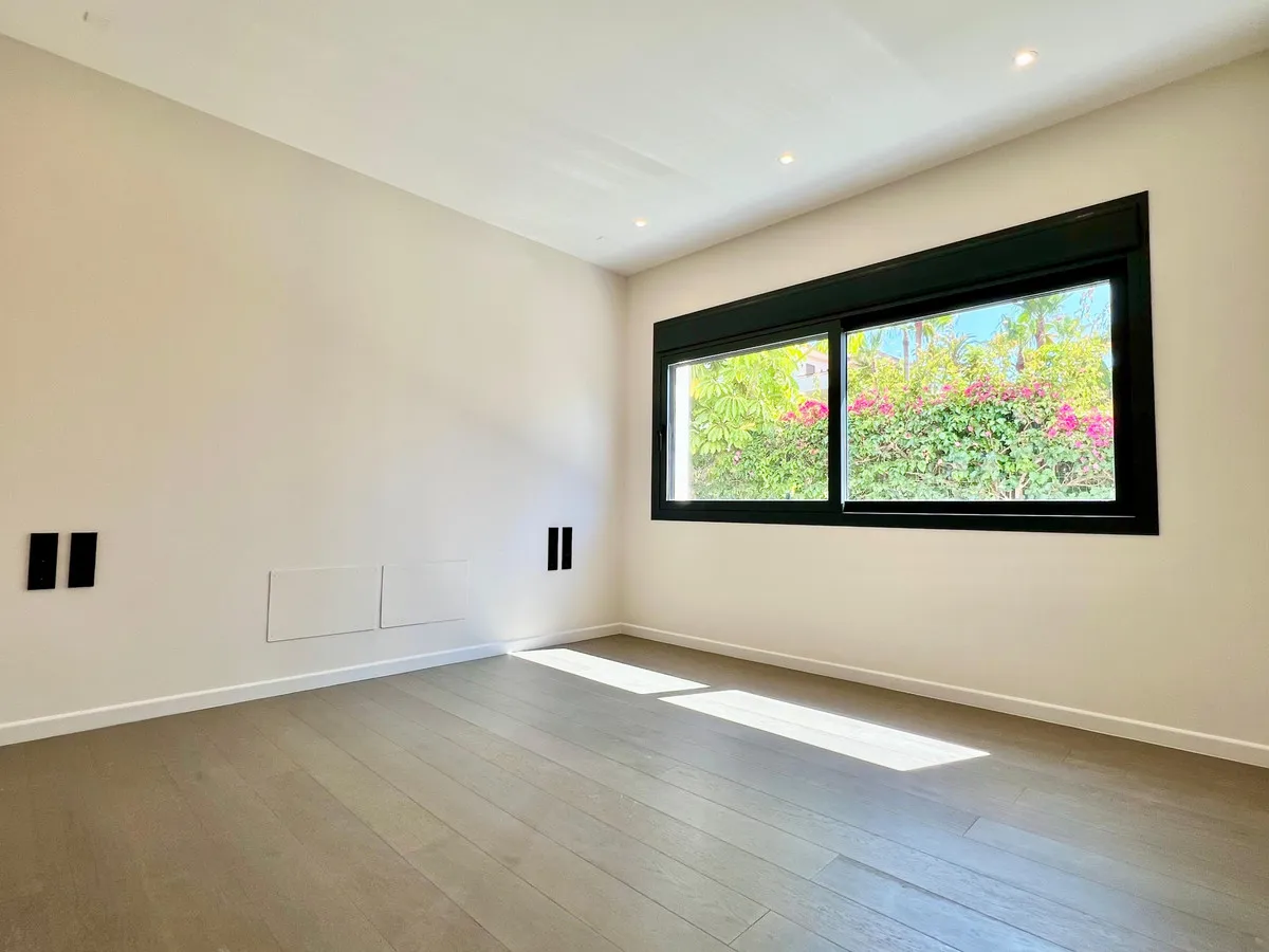 1e6b6756-f4b7-4eb8-9d7d-9963671f0d9a