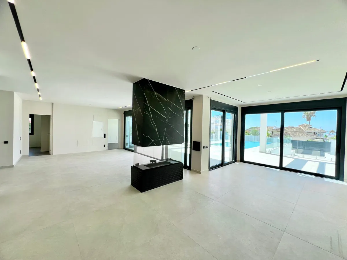 5c2f06a5-3326-43c8-9814-bdbcb317130f