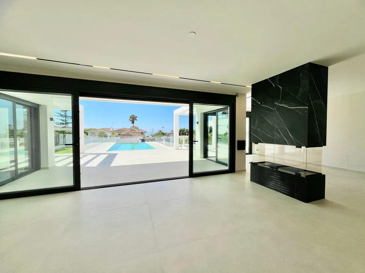 93bee6ba-da7f-4235-ad74-c21747458d72