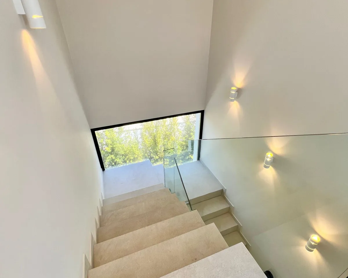 cbafcef1-74c7-4df2-b473-d50ad29833f4