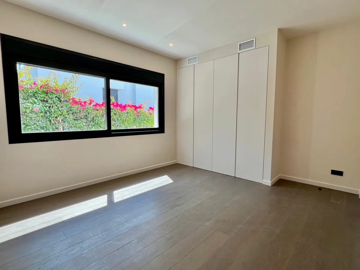 d3cfb86b-3071-46f2-b3ed-0ffb26fc76a0