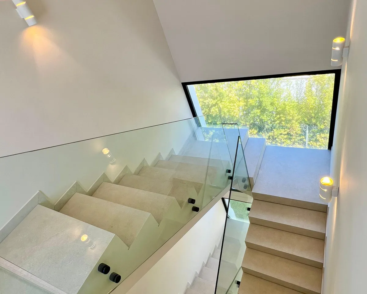 d92ec9fd-c140-4dc4-af29-759ba21a4972